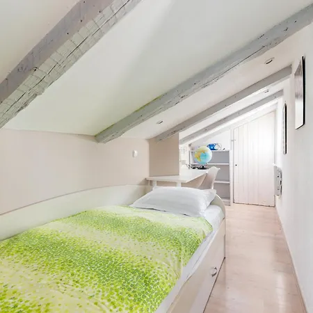 By The Sea - 23836 * Trogir