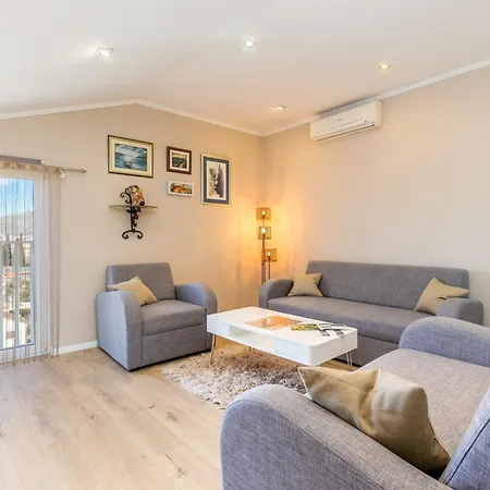 Apartament By The Sea - 23836 Trogir
