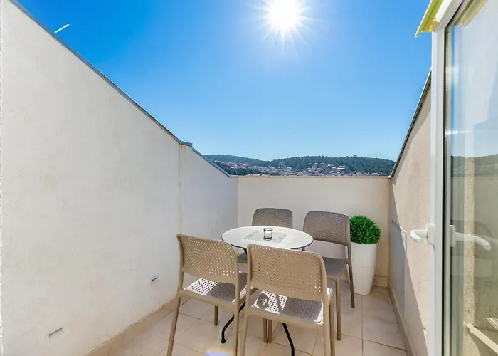 Apartman By The Sea - 23836 Trogir
